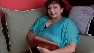 Cute chubby old spunker loves to fuck her fat racy pussy 4 U